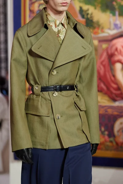 Look 75